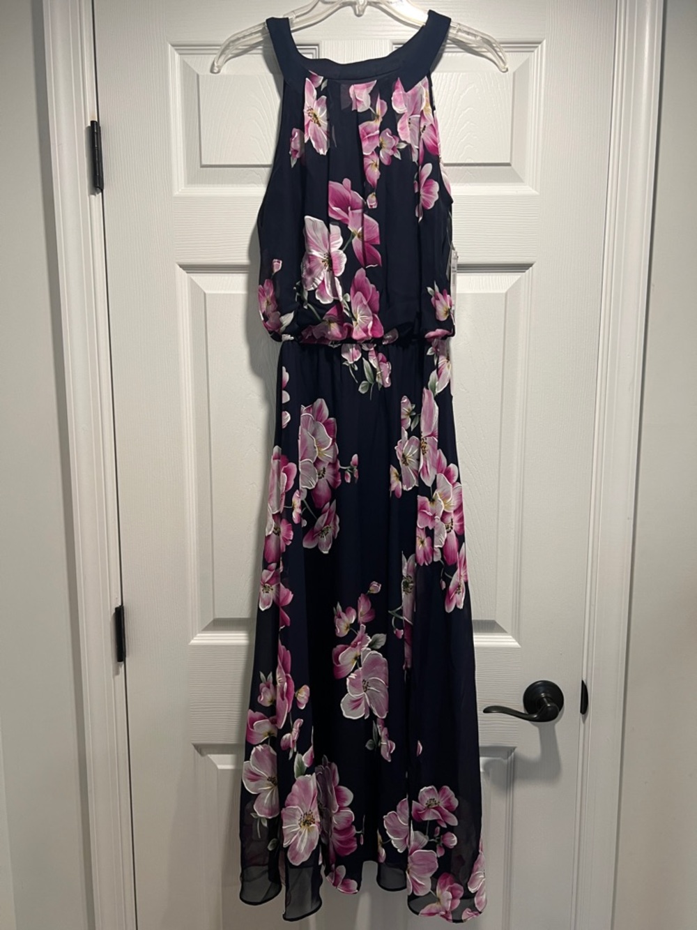 NWT Women's Robbie Bee Halter Maxi Dress with Floral Print, size 6 - Picture 3 of 8